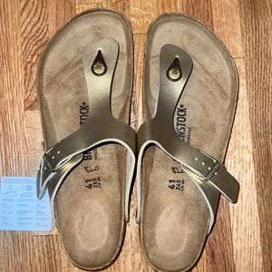 Brand New Birkenstock Gizeh Gold Women’s Size US 10 / EU 41